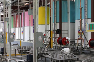 2014 - L'usine Dr. Bronner's déménage et s'engage dans une démarche zéro-déchets.